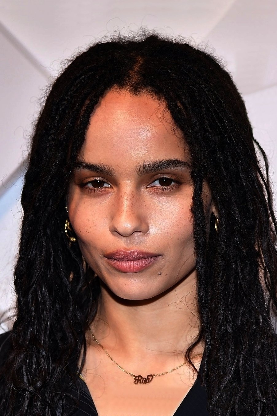 Zoë Kravitz: Zoë Kravitc backdrop