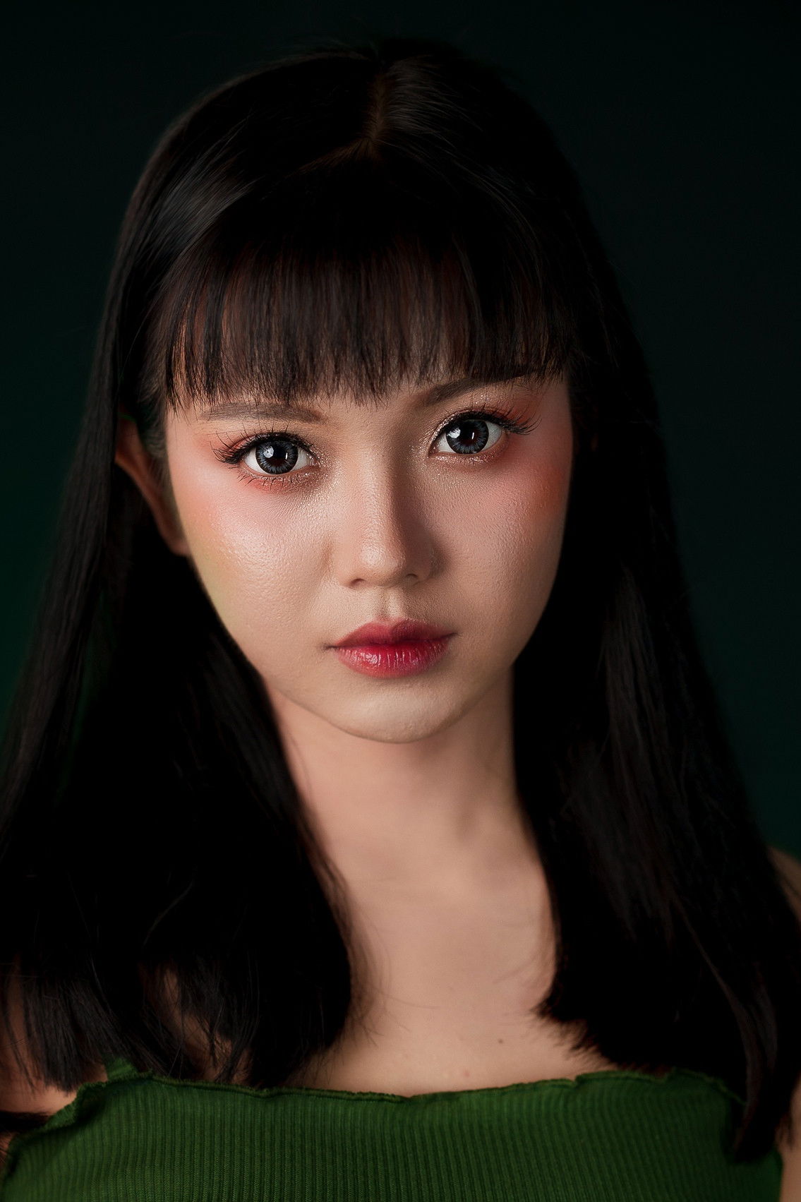 Della Kartika backdrop