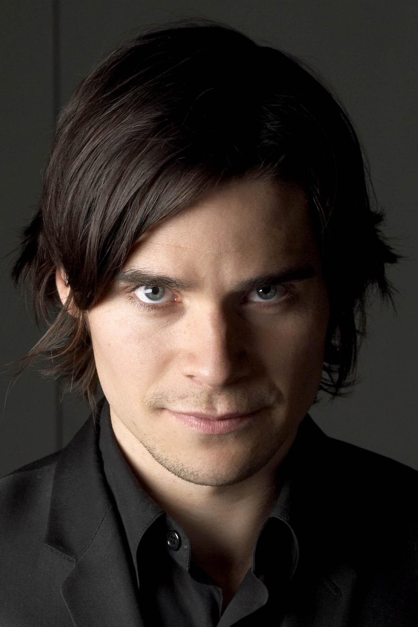 Hans Matheson: Hans Mathezon backdrop