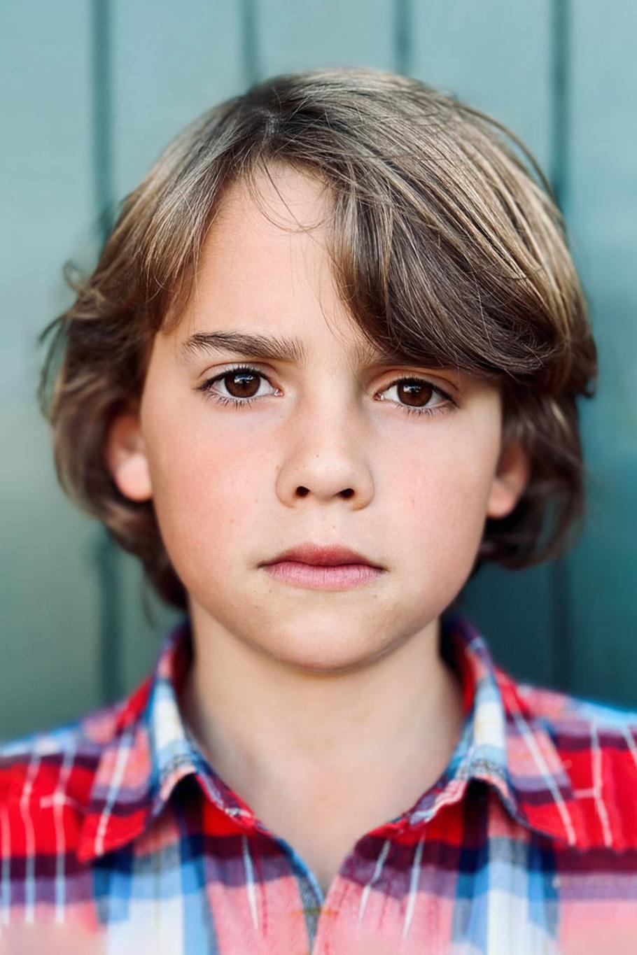 Phoenix Laroche backdrop