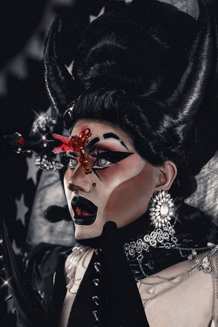 Pablo Emilio González Rufino backdrop