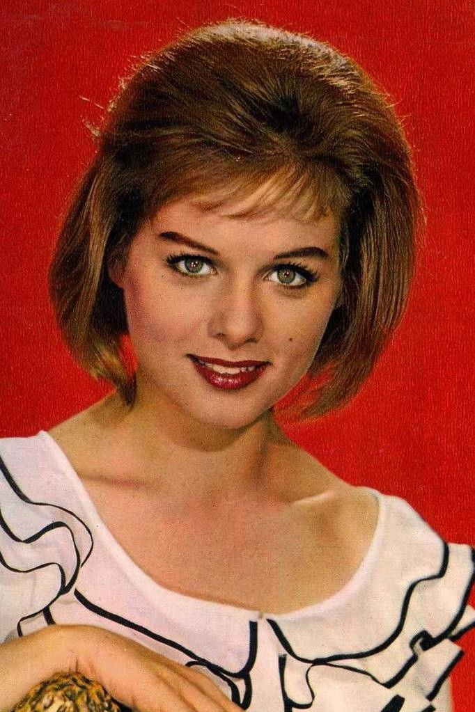 Lucile Saint-Simon backdrop