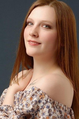 Brianna Bronger backdrop