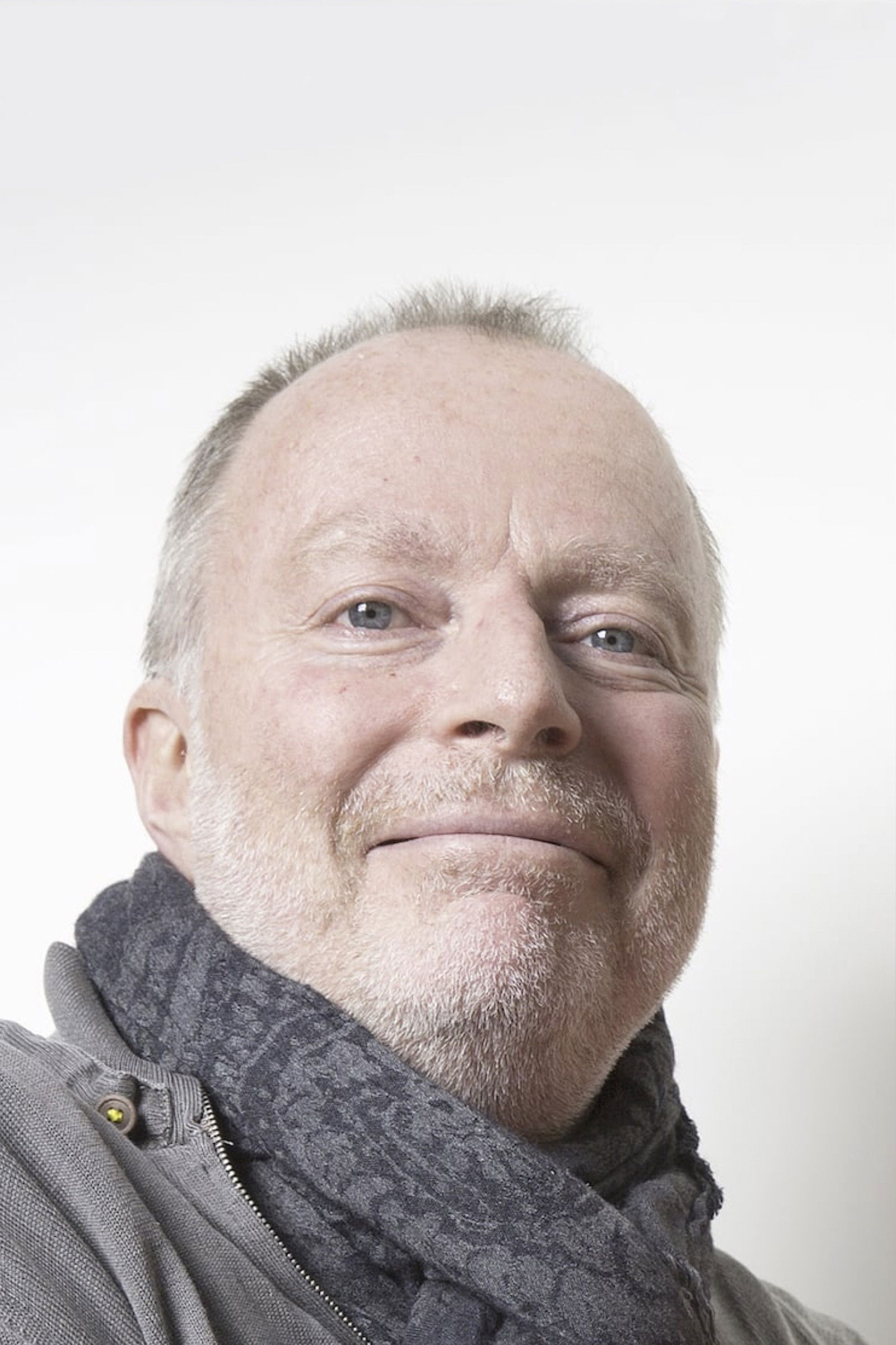 Pierre Naftule backdrop