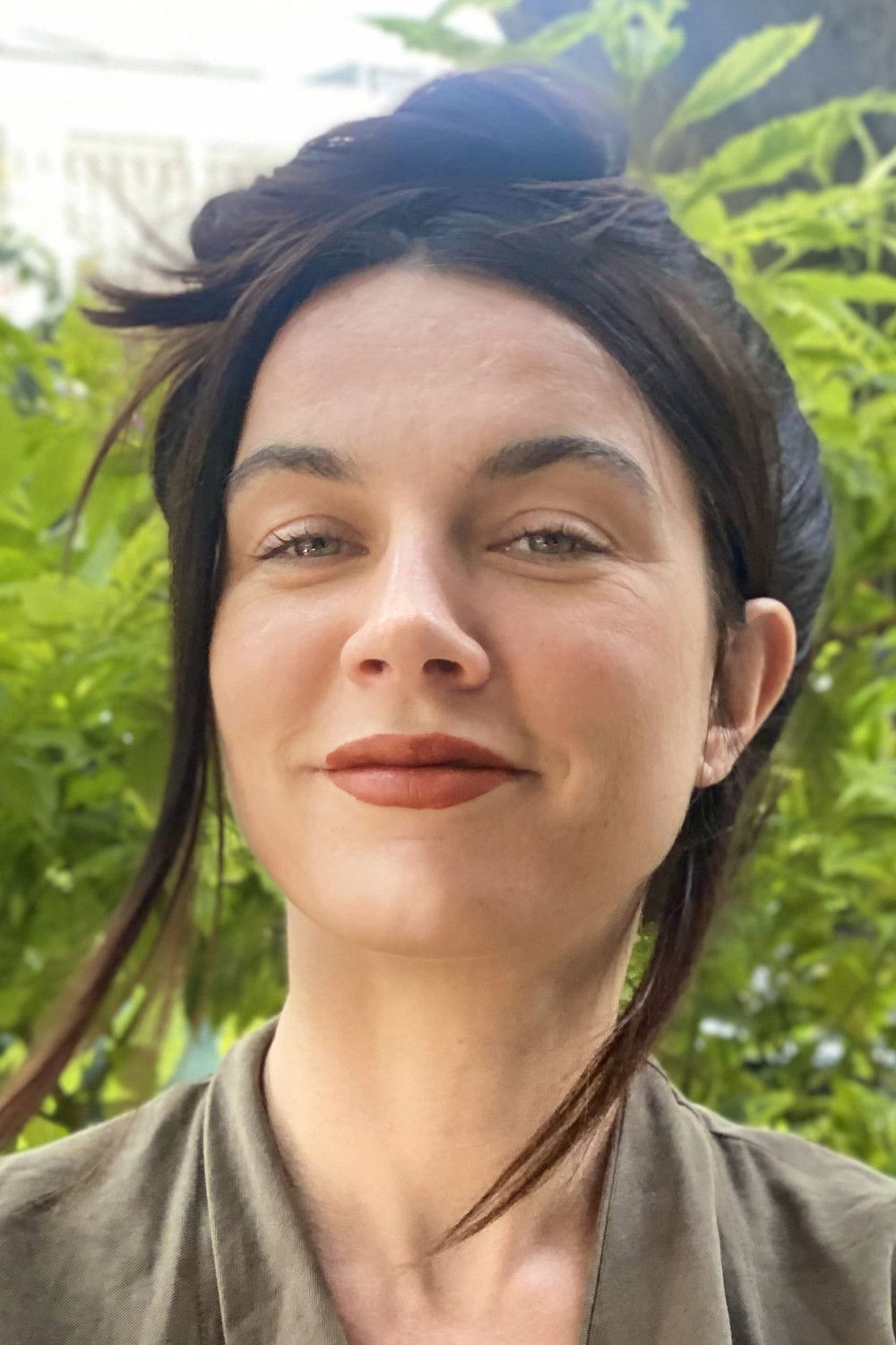 Maja Holcinger backdrop