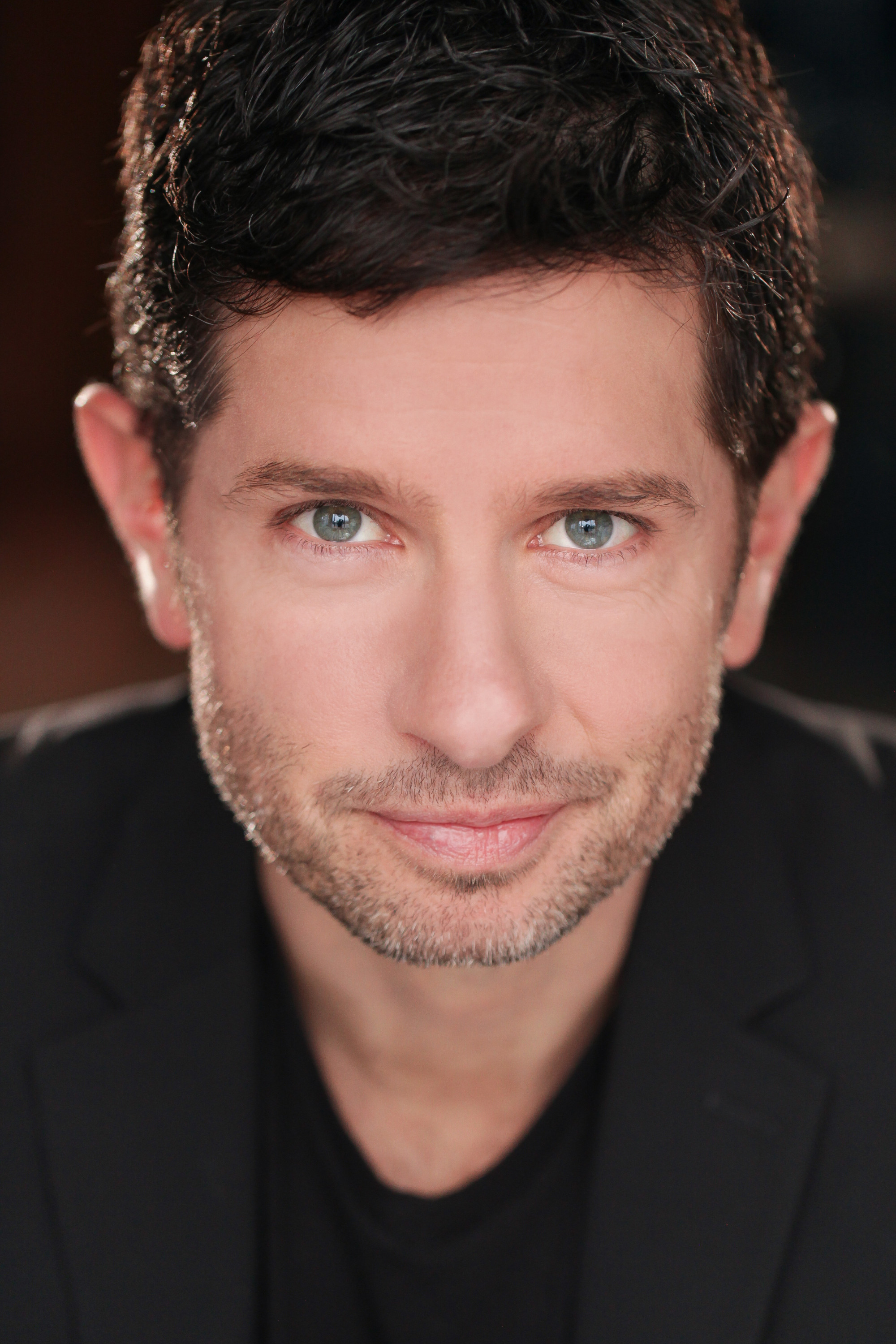 Tom Dacey Carr backdrop