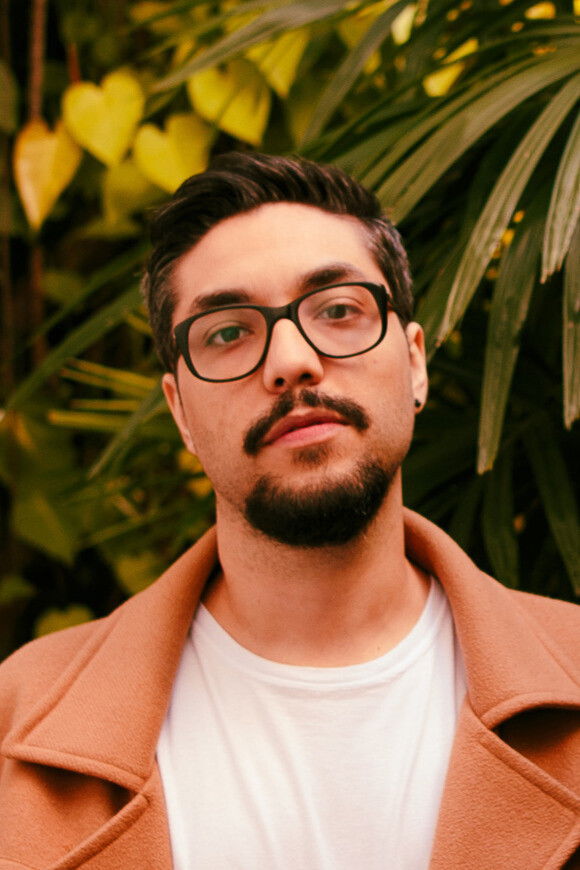 Felipe César de Almeida backdrop