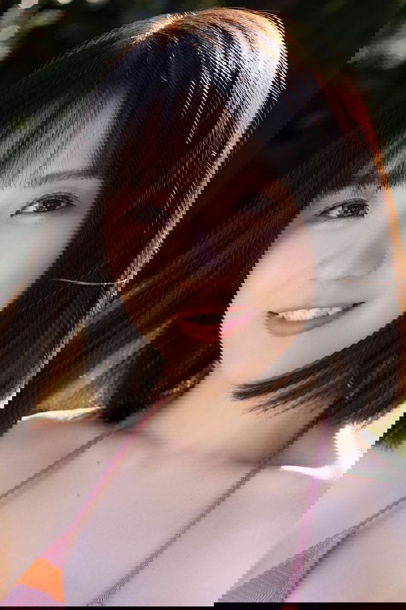 Tsumugi Hashimoto backdrop