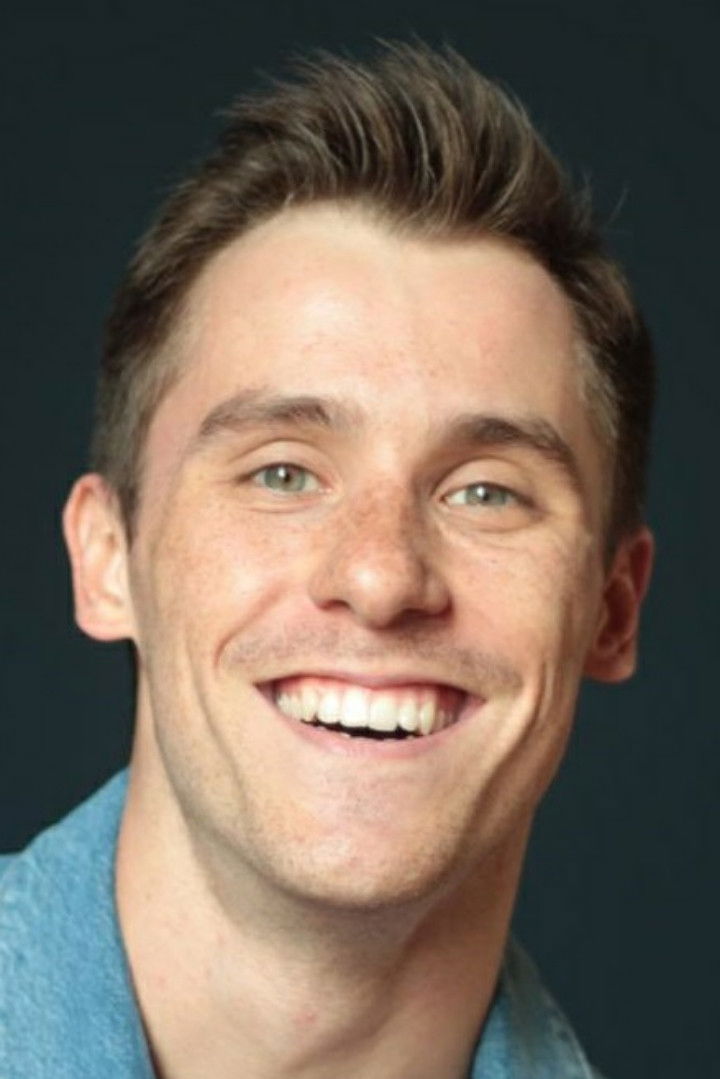 Aleksandr Mikhaylov backdrop