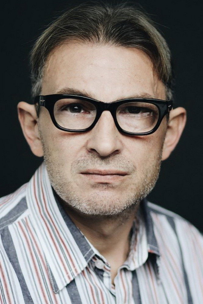 Aleksandr Ovchinnikov backdrop