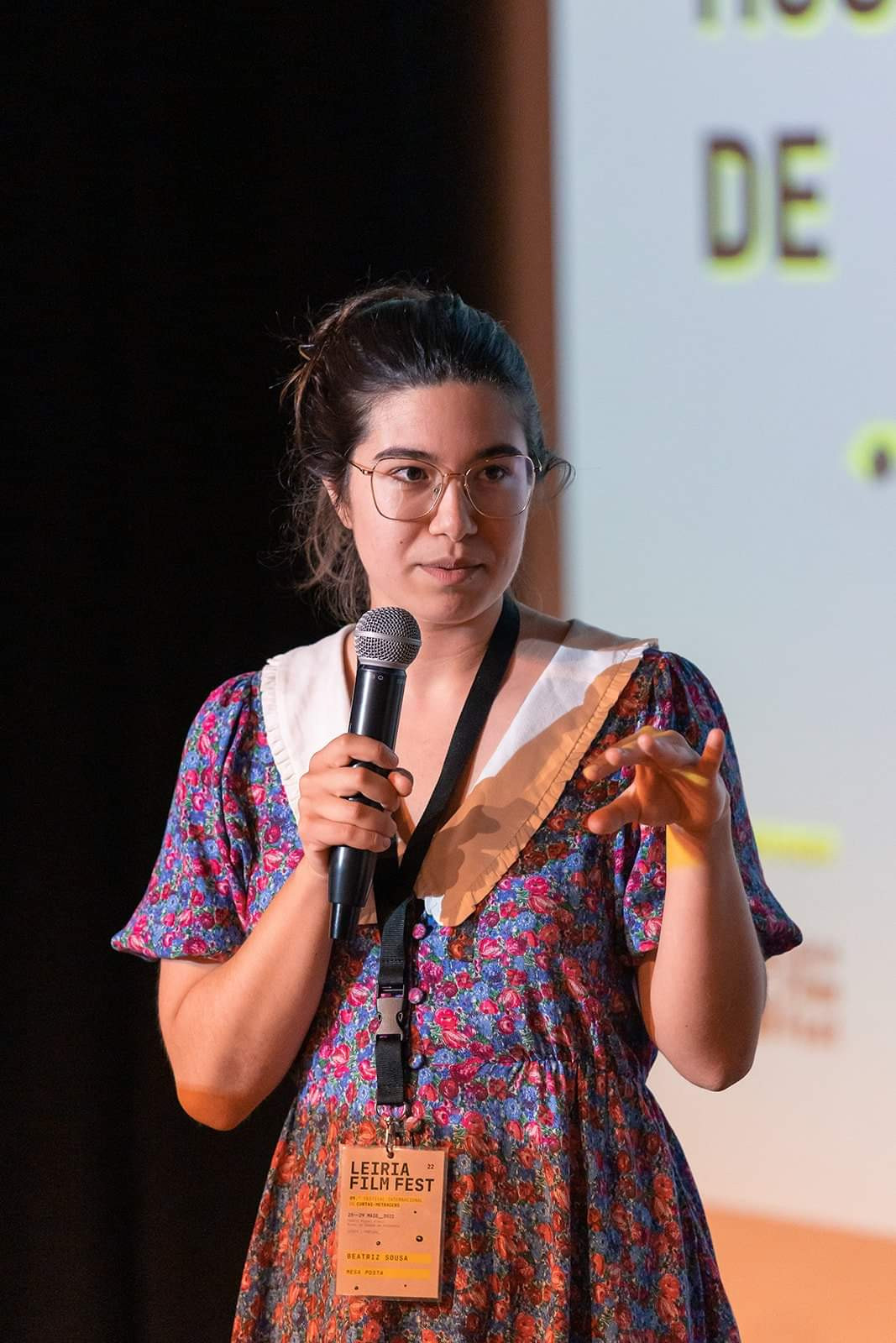 Beatriz de Sousa backdrop