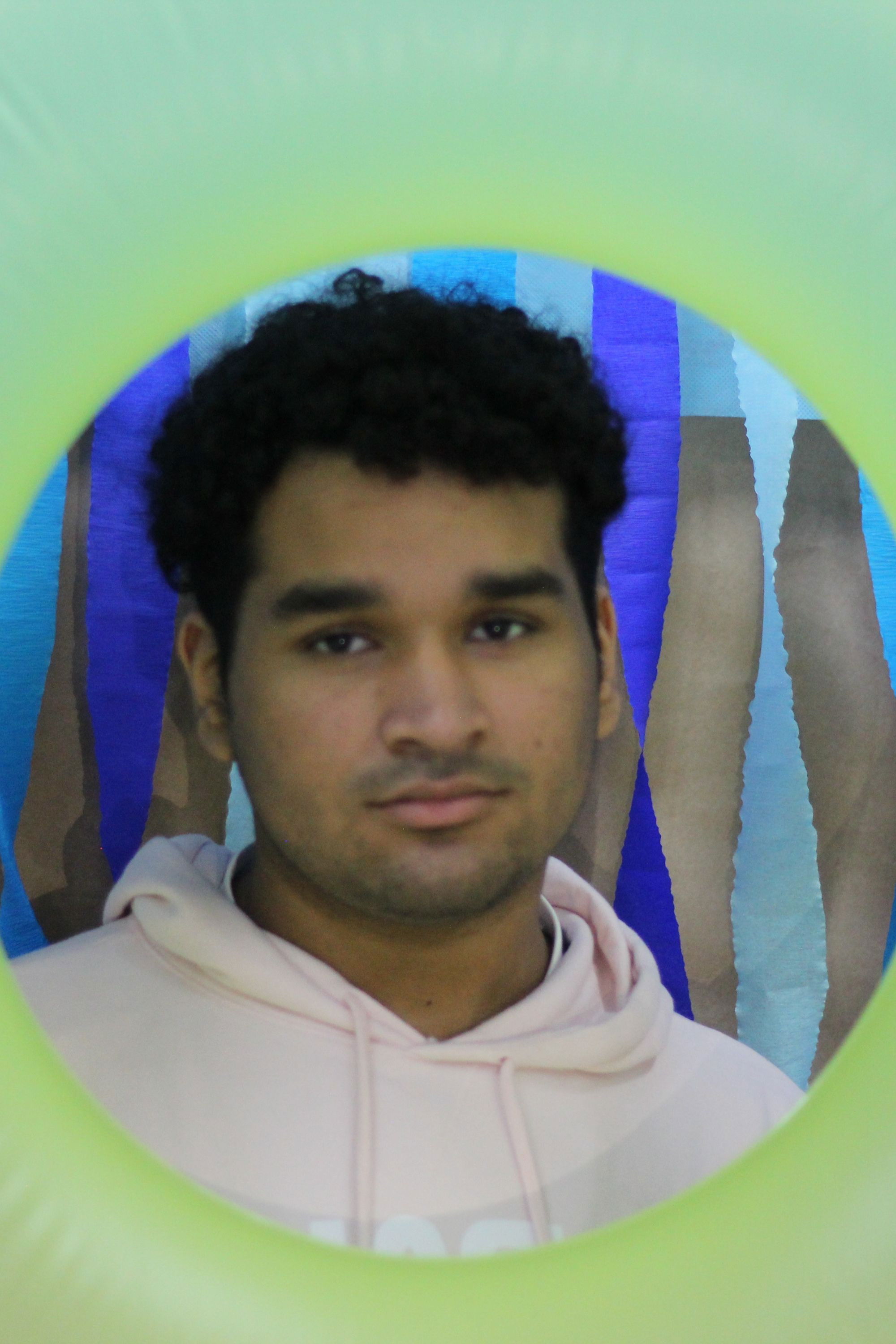 Lue R. Amaral backdrop