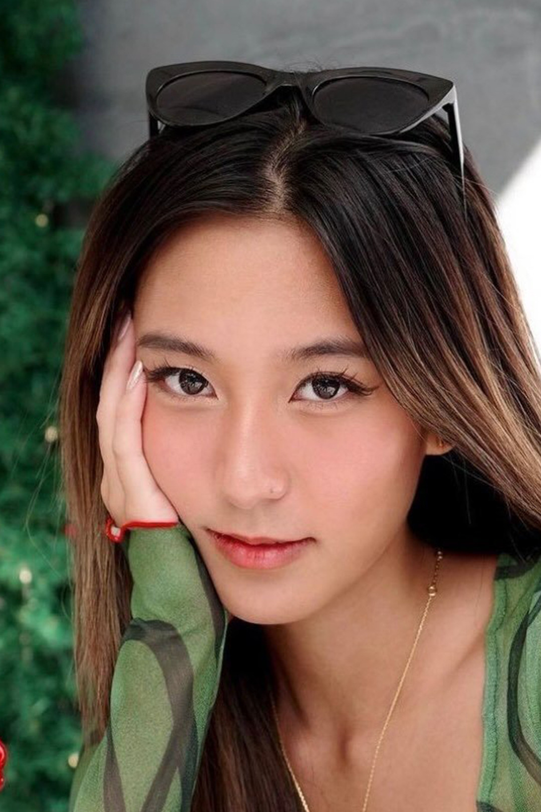 Thaenrak Asavalertlak backdrop