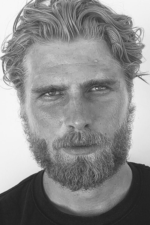 Tobias Stelzner backdrop