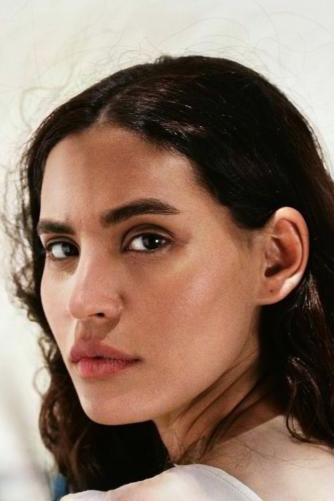 Sfaya Mbarki backdrop