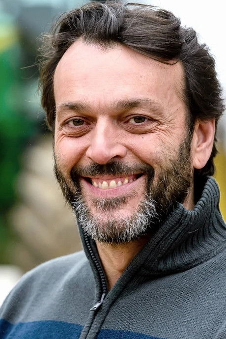 George Grisbi backdrop