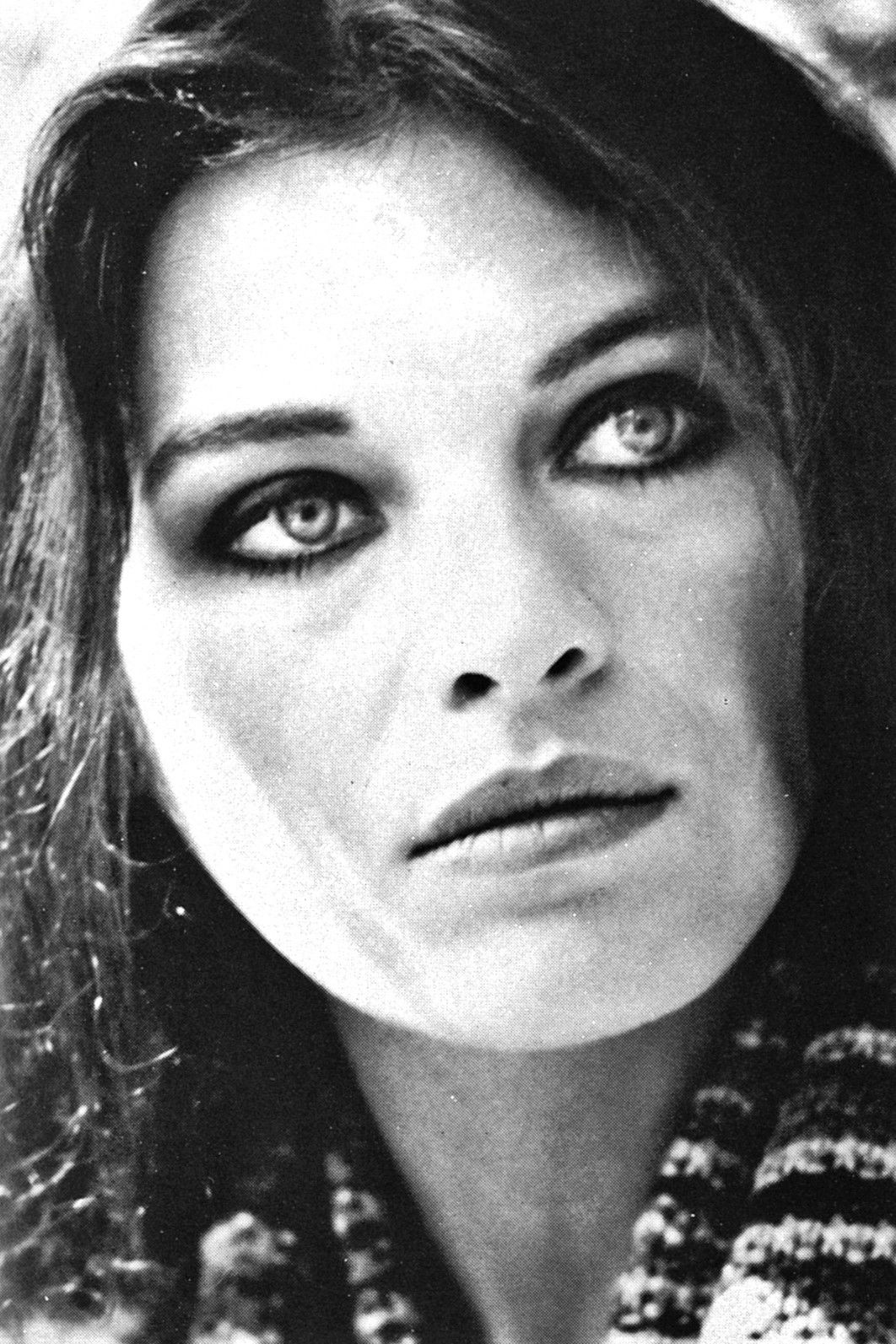 Claudia Rittore backdrop