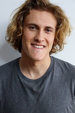 Jonas Bachan backdrop