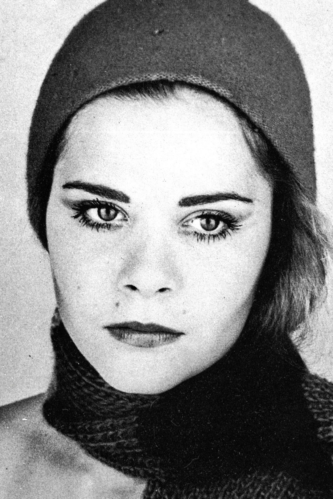 Isabella Russo backdrop