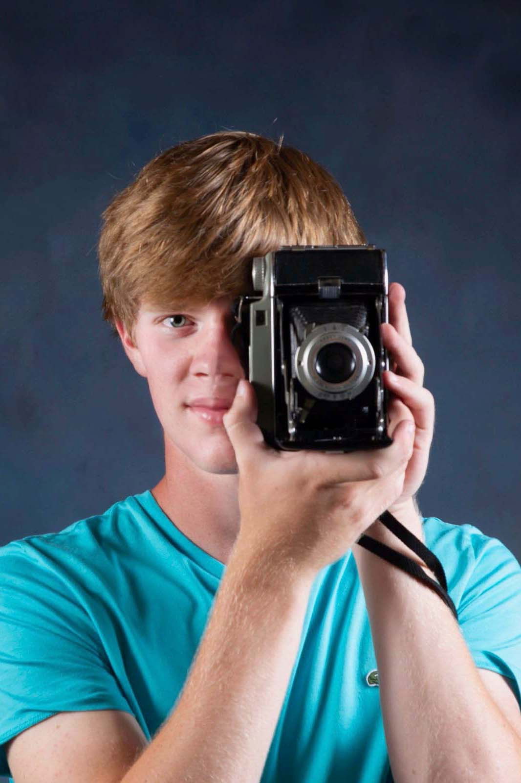 Noah Lindauer backdrop