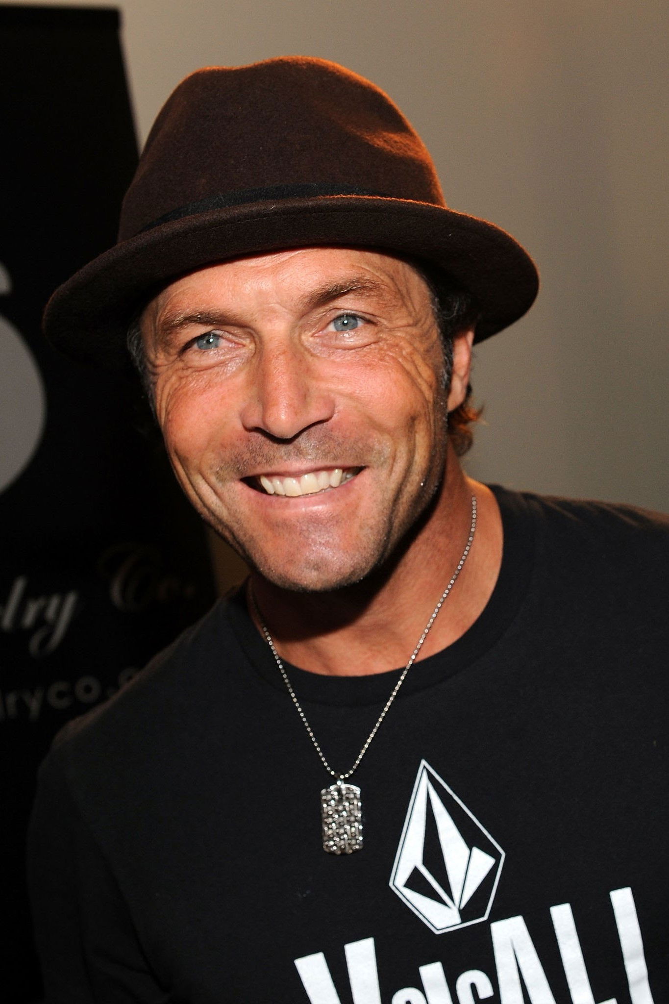 Davey Latter backdrop