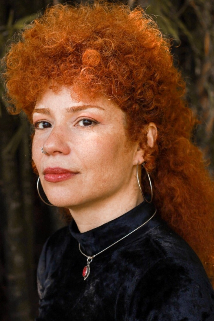 Raquel Ferreira backdrop