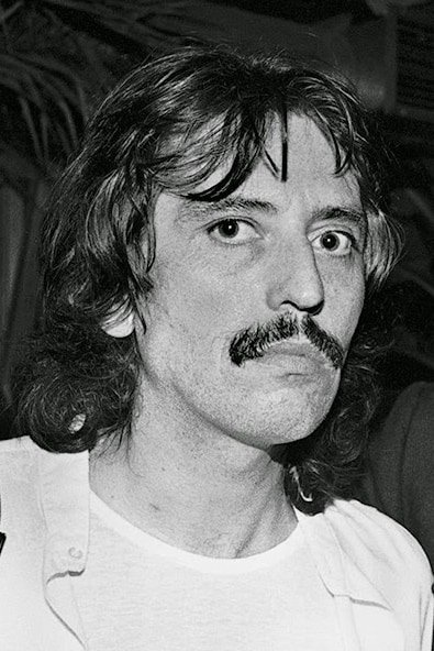 Iván Zulueta backdrop