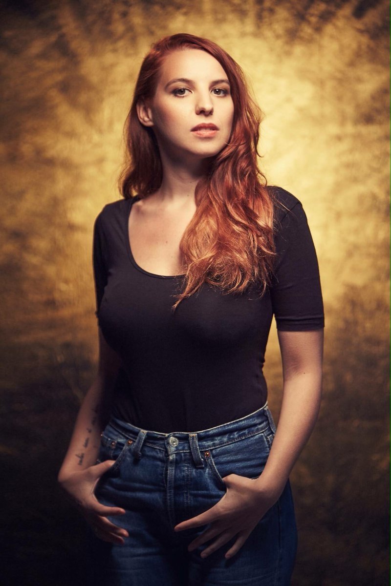 Marjorie Le Noan backdrop