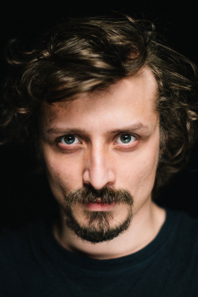 Güvenç Selekman backdrop