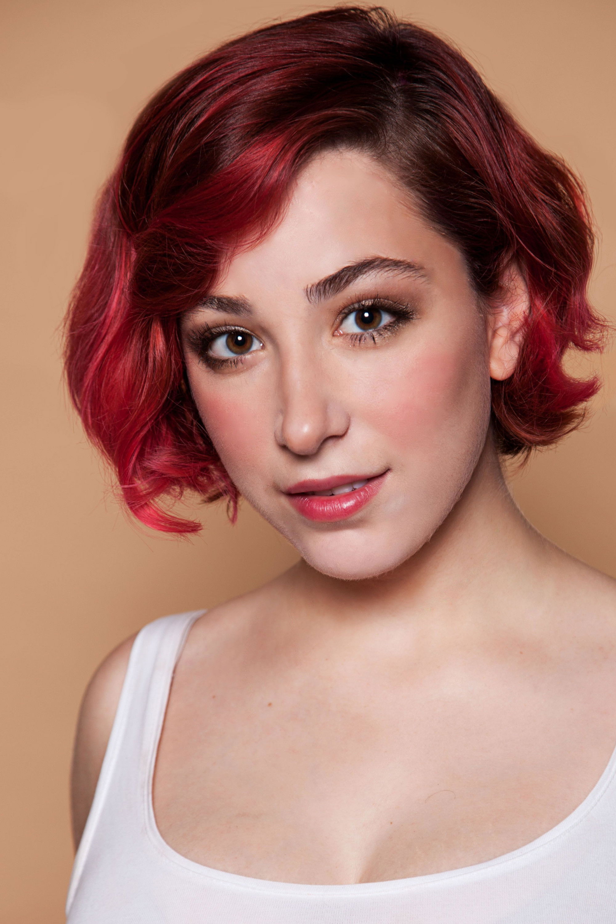 Tova Umetuka backdrop