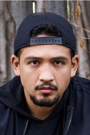 Alejandro Reyes backdrop