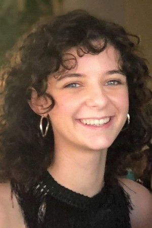 Clara Duvert backdrop