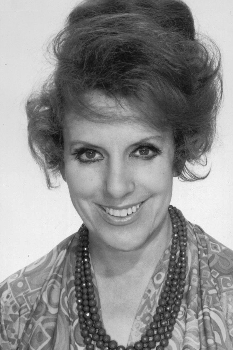 María Isbert → Marija Isbert backdrop