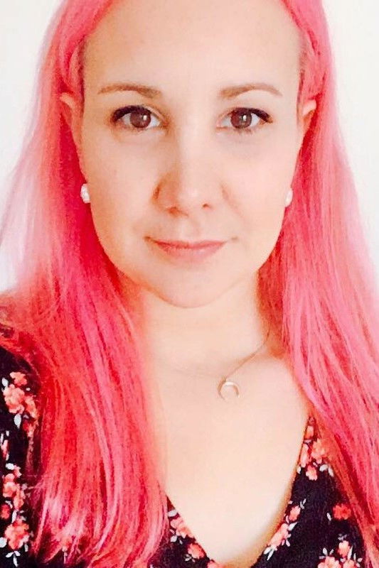 Linda Scott backdrop