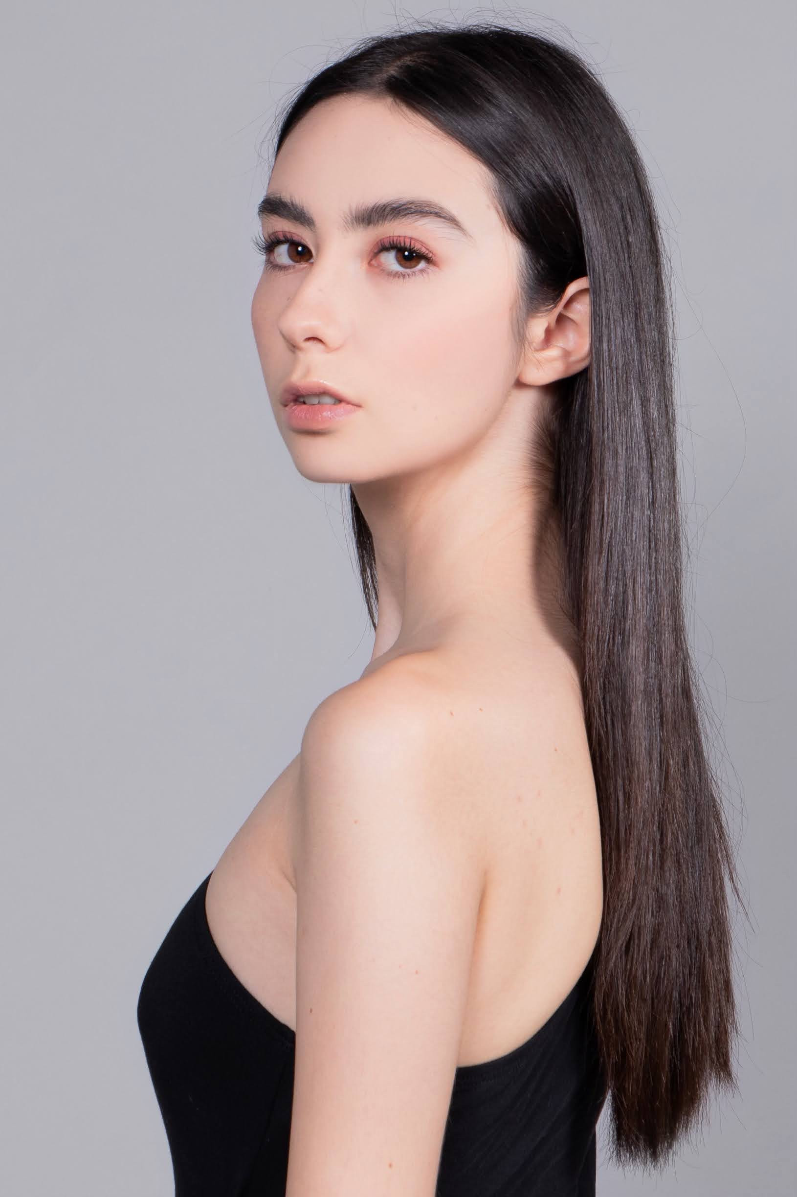 Nicole Viggiano backdrop