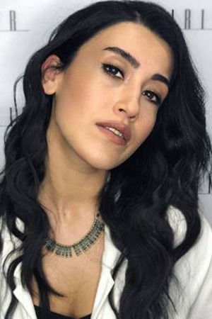 Neslihan Arslan backdrop