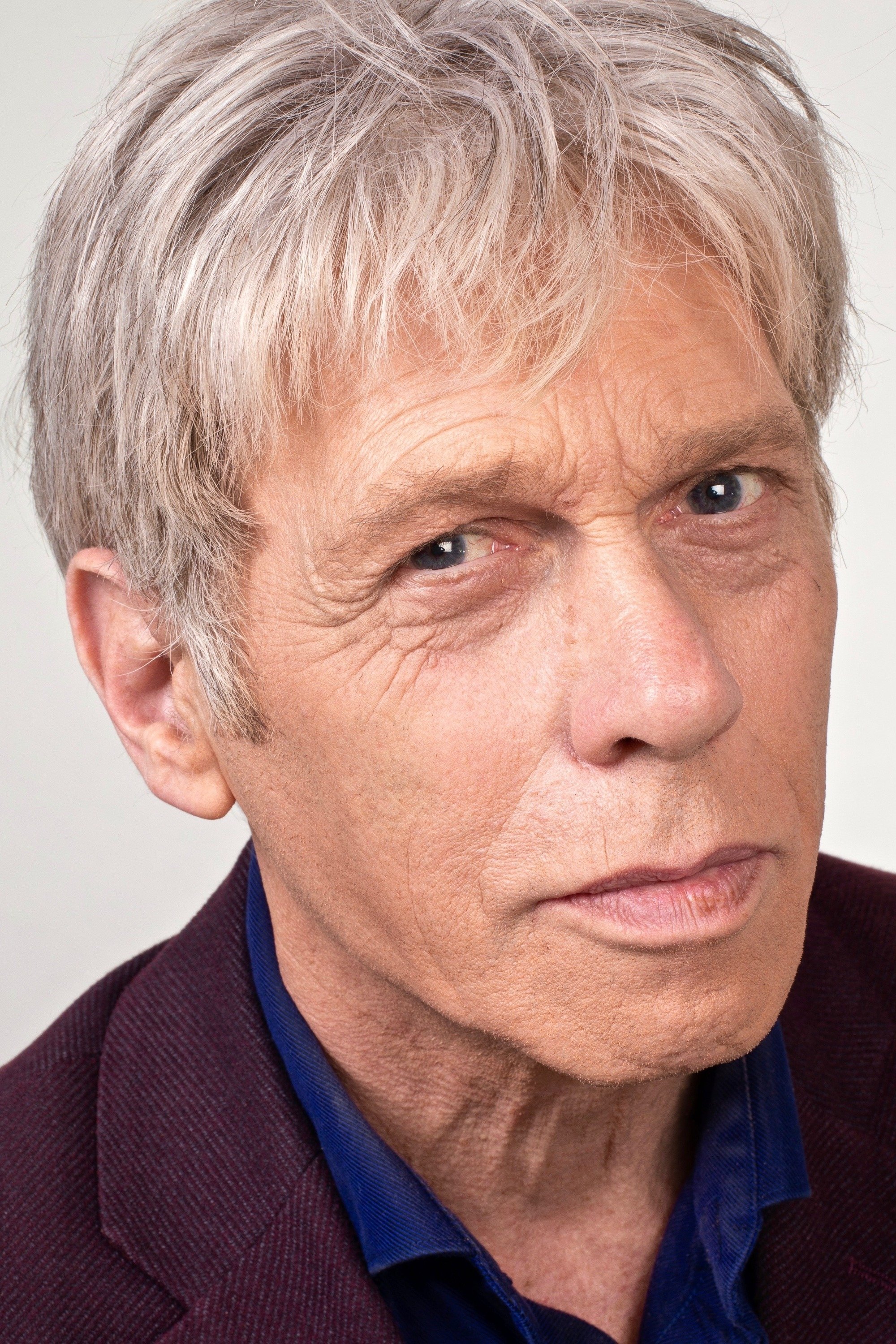 Mekenzí Grej backdrop