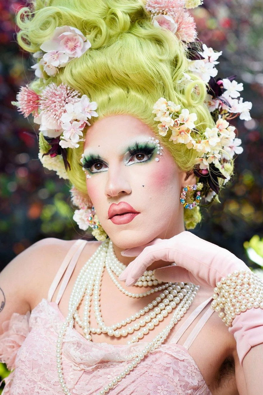 Vivian Vanderpuss backdrop