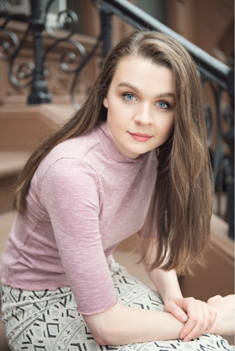 Maddy Kearns backdrop