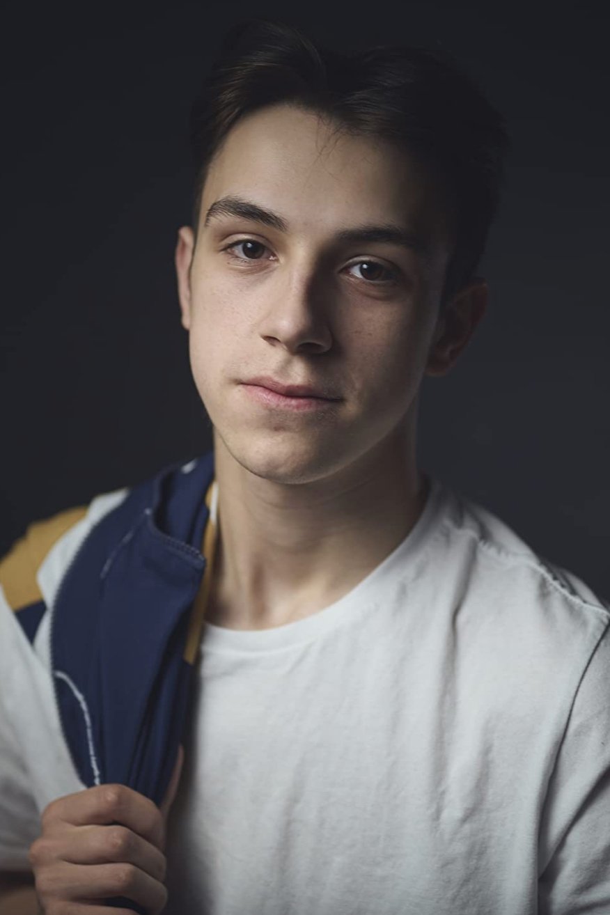 Noah Perchard backdrop