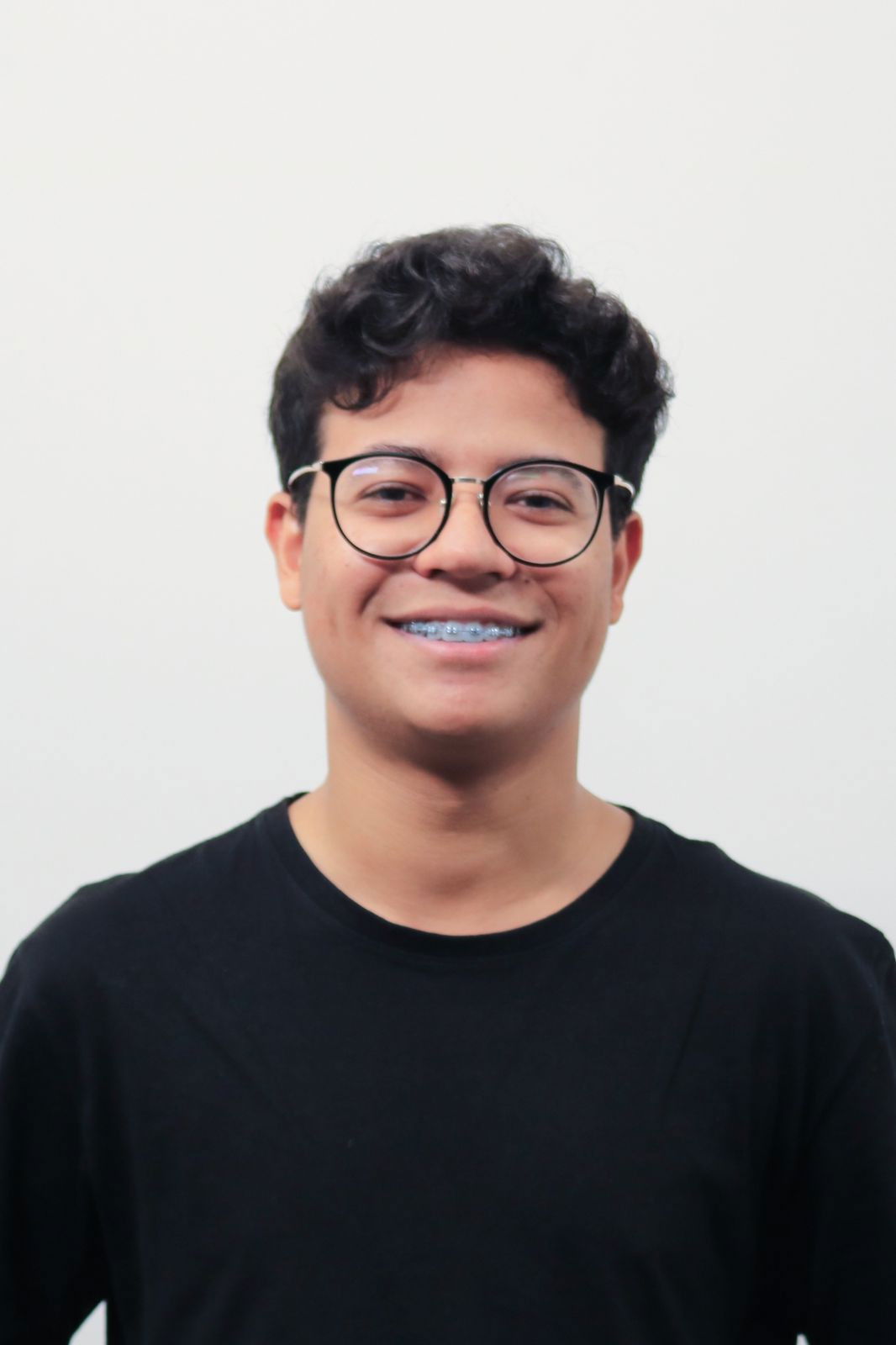 Guilherme Tobias backdrop