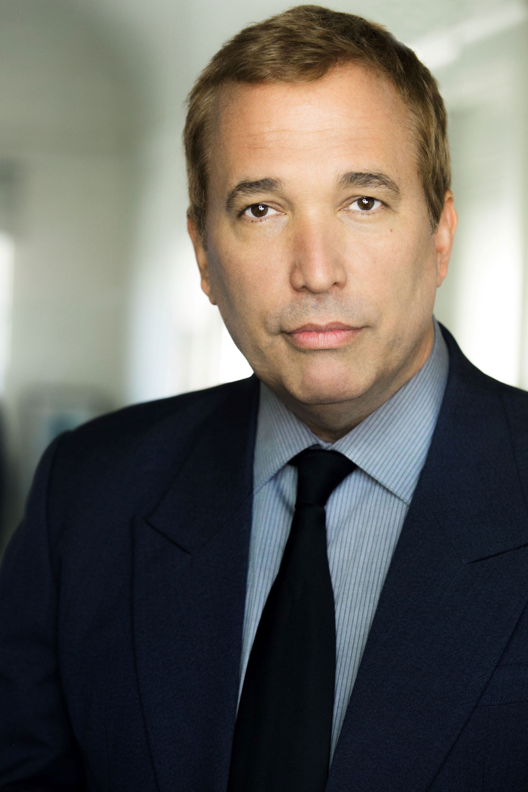 Todd Larsen backdrop