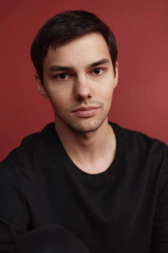 Егор Комаров backdrop