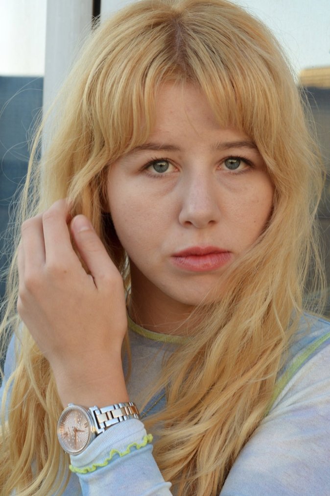 Julia Wozek backdrop