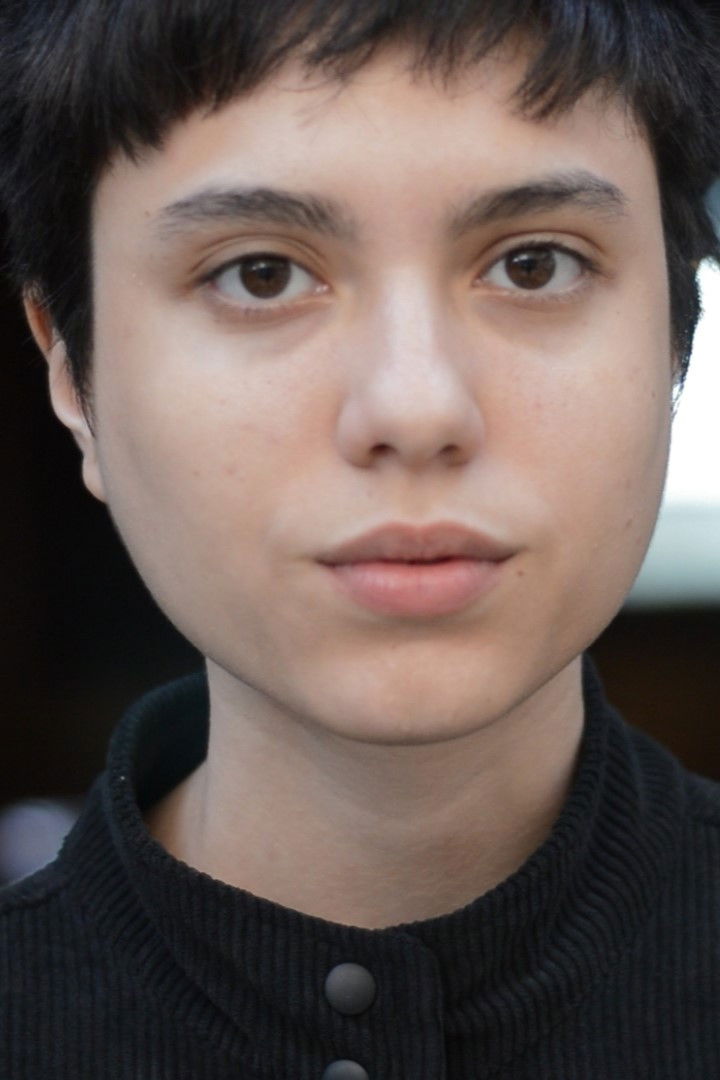 Laís Pêgas backdrop