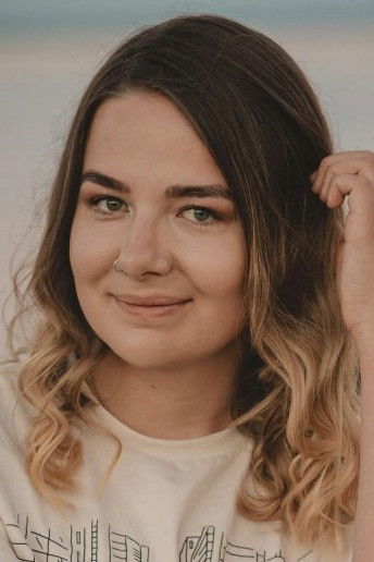 Liis Slugen backdrop