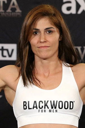 Maíra Mazar backdrop