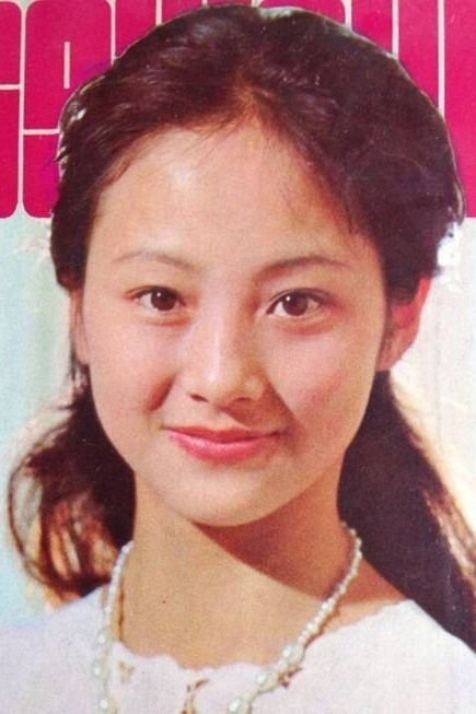 Dong Zhizhi backdrop