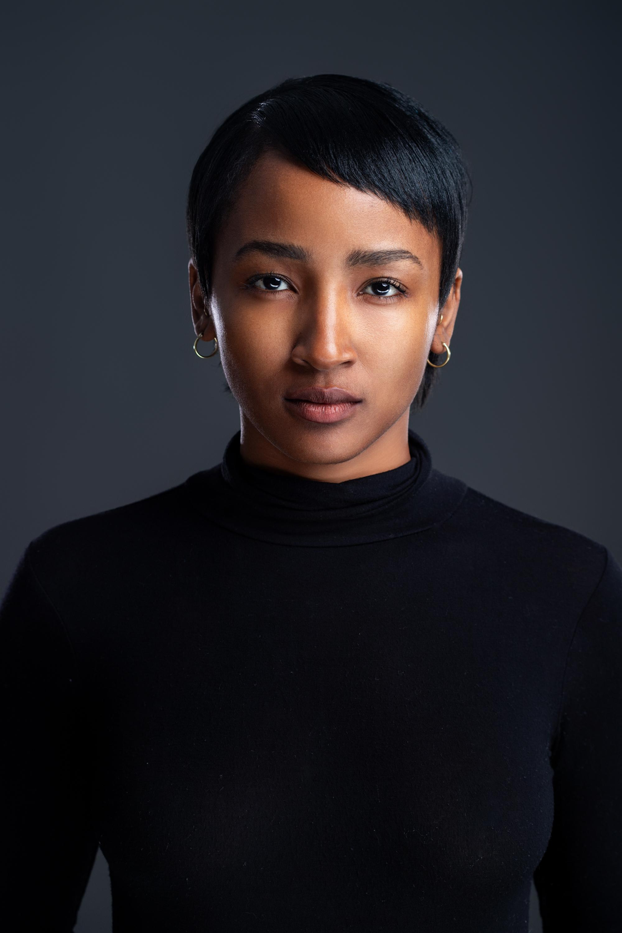 Assia Lau'ren backdrop