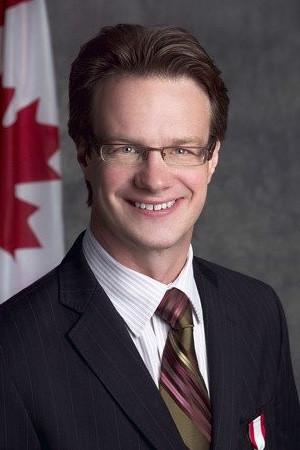 Mark Henry Rowswell backdrop